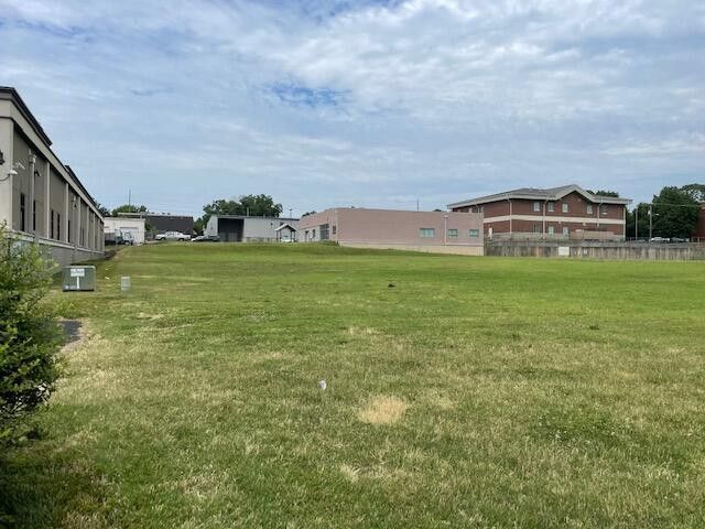 More Photos Of 835 N Campbell Ave, Springfield Land For Sale