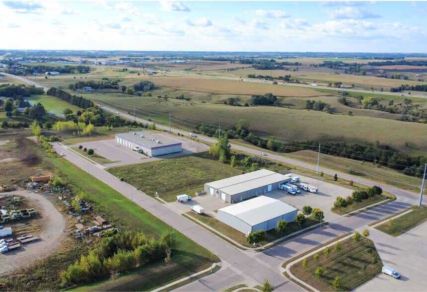 More Photos Of 3910 E Wilcox St, Sioux Falls Warehouse For Lease