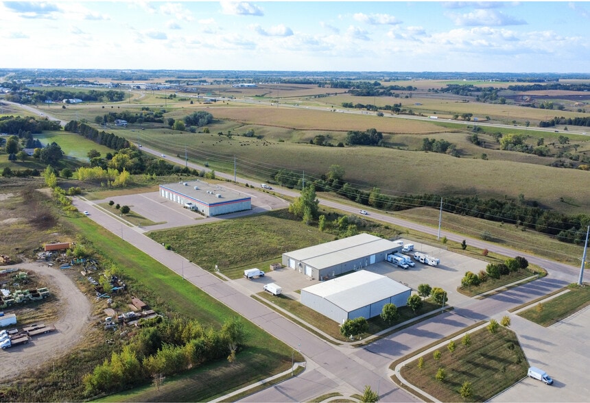 More Photos Of 3910 E Wilcox St, Sioux Falls Warehouse For Lease