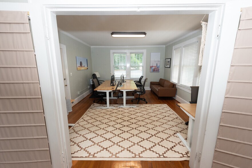 More Photos Of 485 S Pine St, Spartanburg Office For Lease