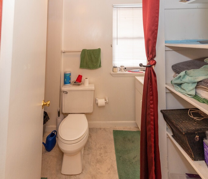 More Photos Of 401-405 S High St, Baltimore Storefront Retail Residential For Sale