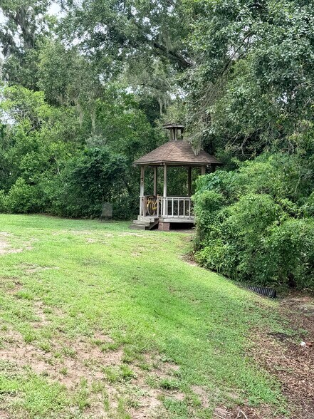 More Photos Of 18115 Us Hwy 41 N, Lutz Office For Lease