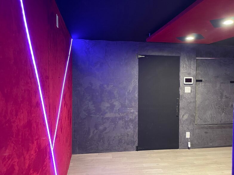 More Photos Of 3311 Barham Blvd, Los Angeles Office For Sale