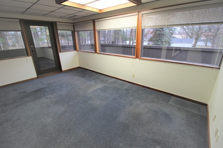 More Photos Of 201 E Seventeenth St, Traverse City Office For Lease