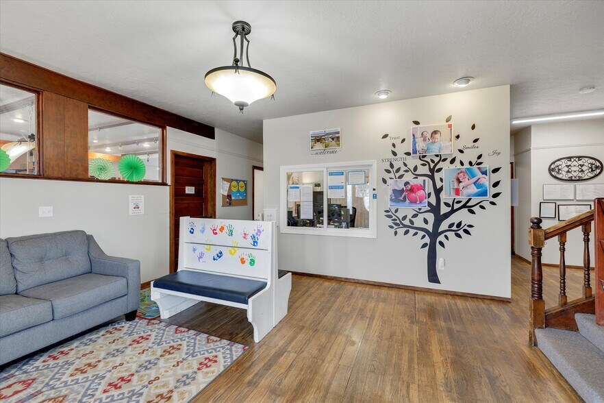 More Photos Of 113 N Elm St, Canby Restaurant For Sale