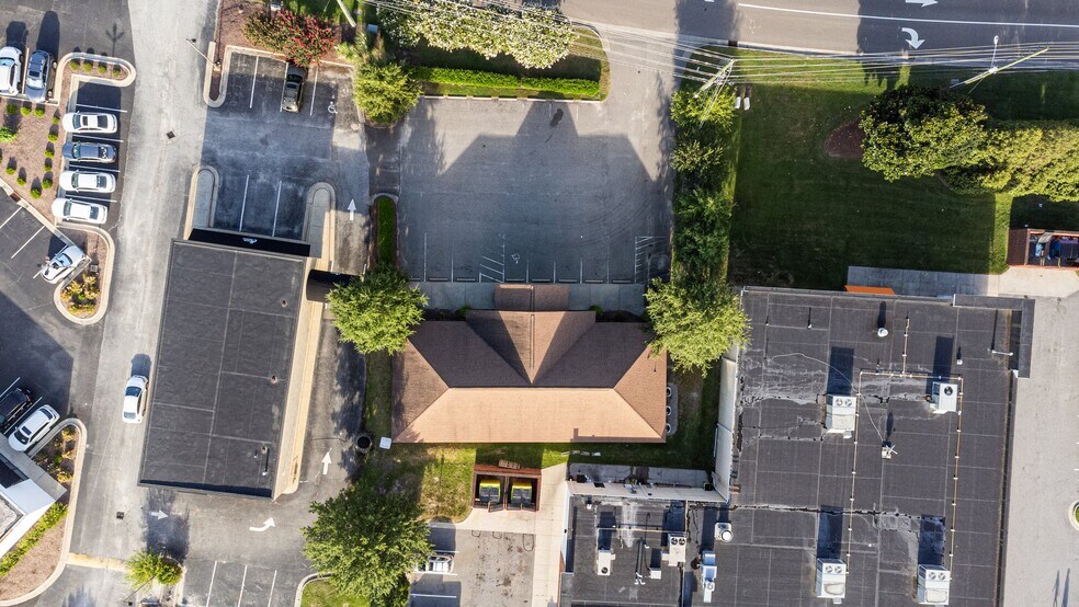 More Photos Of 3116 Evans St, Greenville Freestanding For Lease