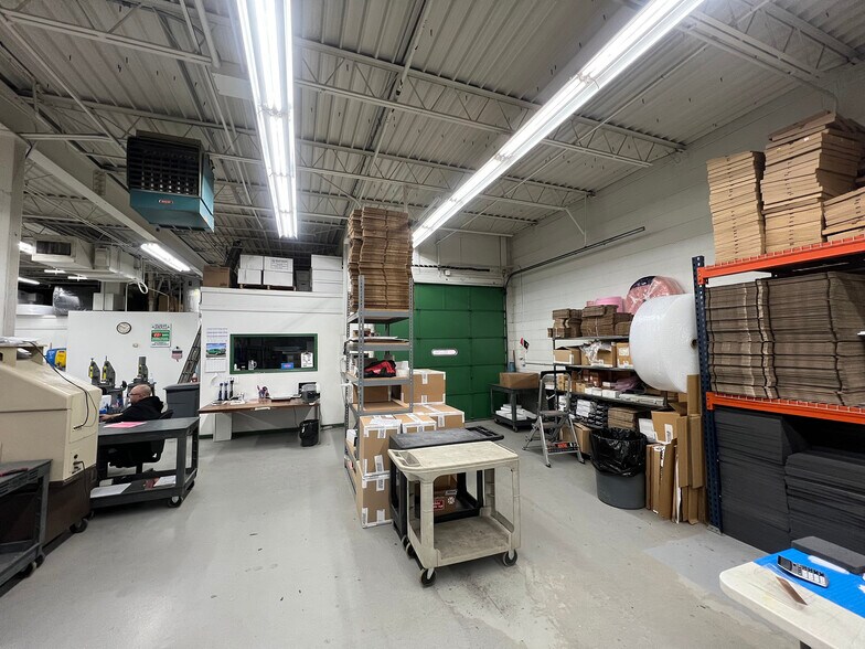 More Photos Of 70 Joey Dr, Elk Grove Village Warehouse For Sale