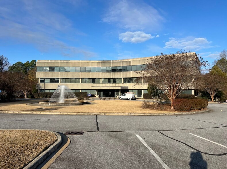 Primary Photo Of 6003 Veterans Pky, Columbus Office For Lease