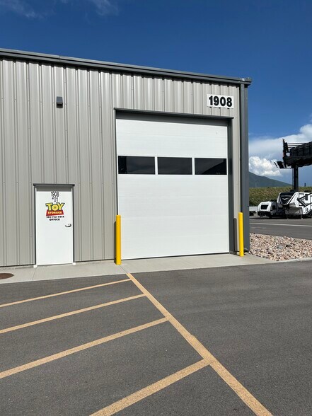 More Photos Of 1908 N 200 E, Spanish Fork Self Storage For Lease