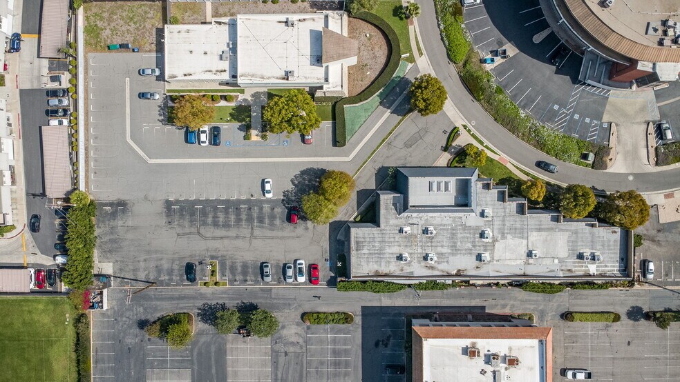 More Photos Of 550 N Golden Circle Dr, Santa Ana Office For Lease