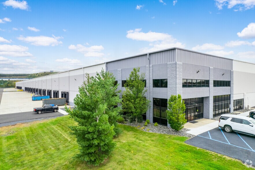 Primary Photo Of 325 Centerpoint Blvd, Jenkins Distribution For Lease