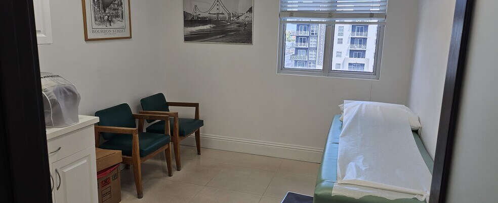 More Photos Of 3850 Bird Rd, Miami Office For Sale