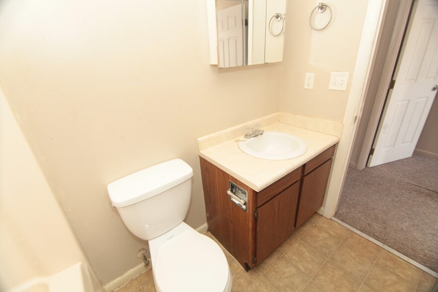 More Photos Of 1524 38th St, Rock Island Office Residential For Sale
