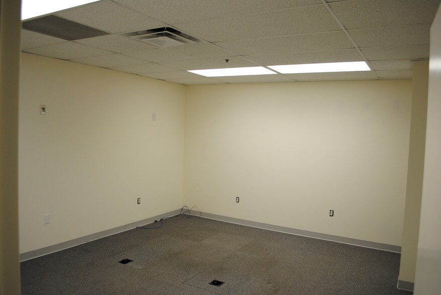 More Photos Of 1115 Garrisonville Rd, Stafford Office For Lease