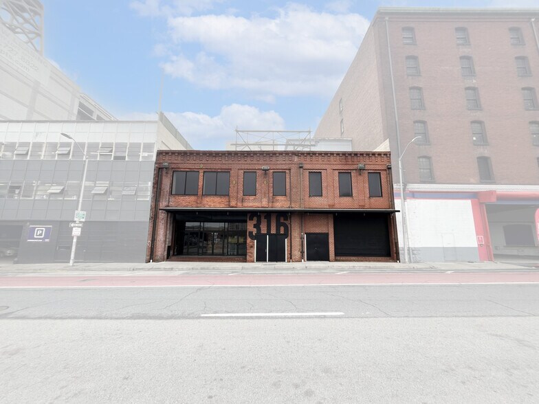 More Photos Of 316-318 Guilford Ave, Baltimore Bar For Sale