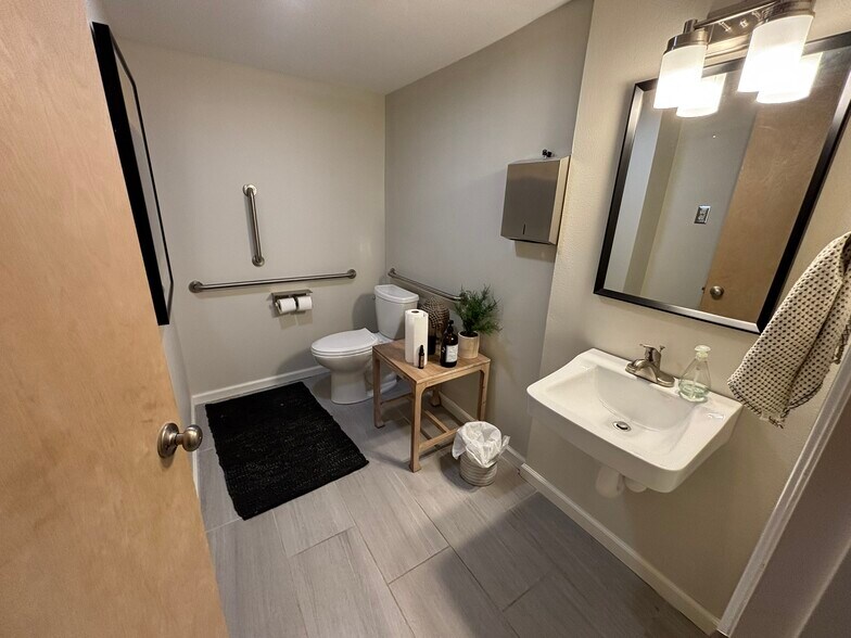 More Photos Of 1634 Walnut St, Boulder Office For Sale