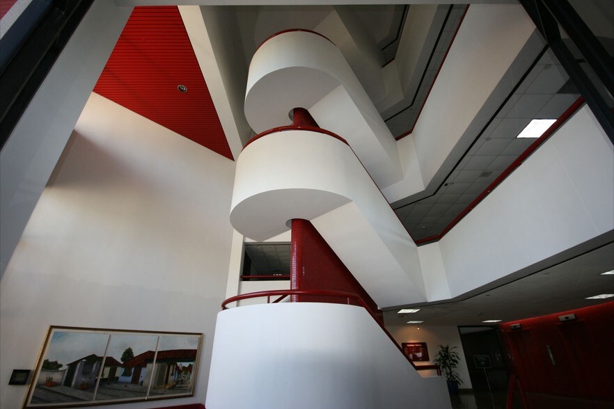 More Photos Of 6355 NW 36th St, Miami Loft Creative Space For Lease