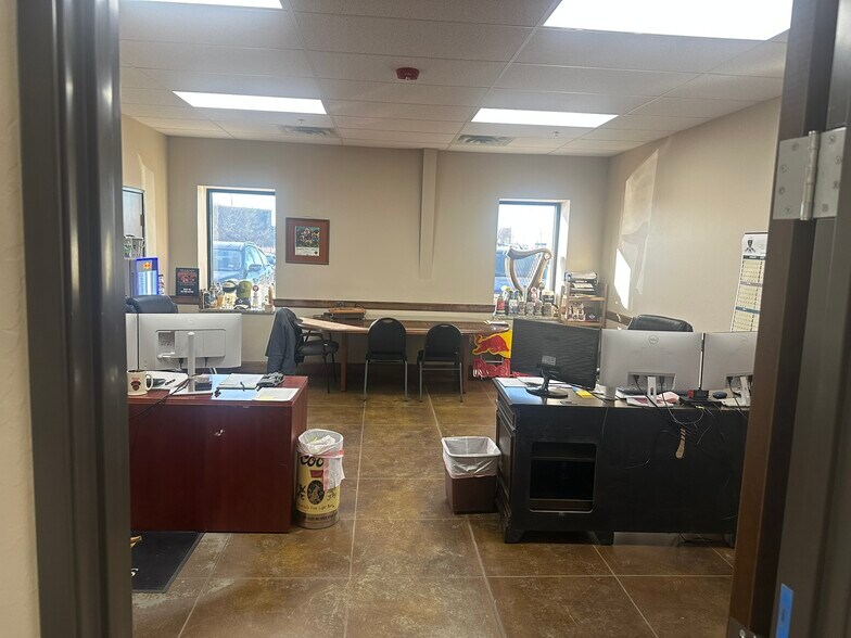 More Photos Of 400 SE Stafford St, Lawton Distribution For Sale