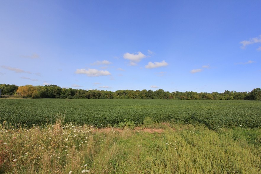 More Photos Of 1358 Mid Valley Dr, De Pere Freestanding For Lease