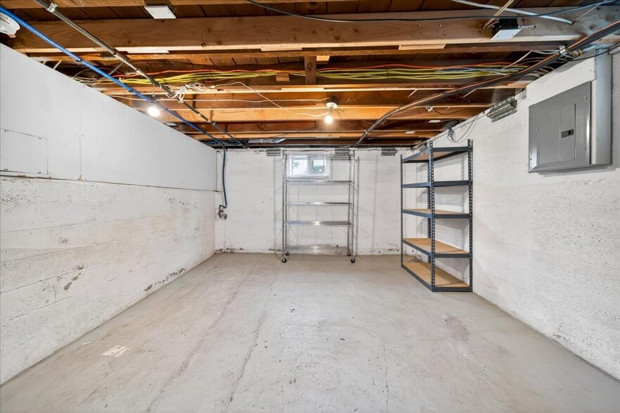 More Photos Of 3327 SE 50th Ave, Portland Office Residential For Sale