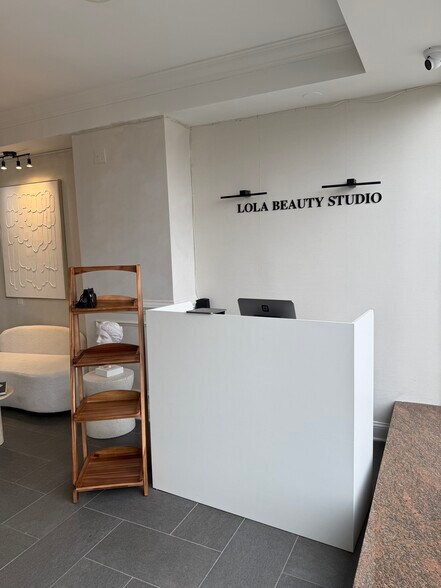 More Photos Of 135-137 Sunrise Hwy, Amityville Storefront Retail Office For Lease