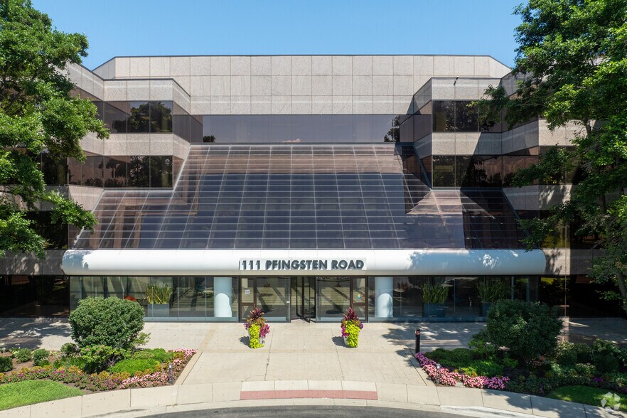 More Photos Of 111 Pfingsten Rd, Deerfield Medical For Lease