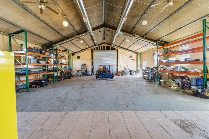 More Photos Of 606 Romero St, Belen Flex For Sale