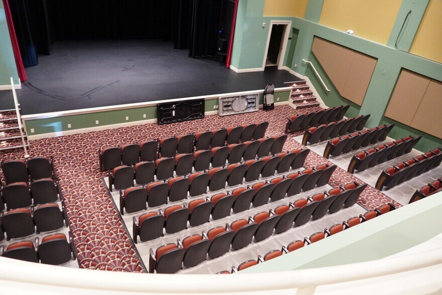 More Photos Of 1028 Main St, Evanston Theater Concert Hall For Sale