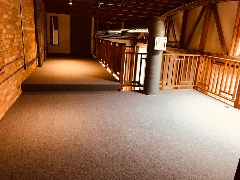 More Photos Of 1310-1324 Oakton St, Evanston Office For Lease