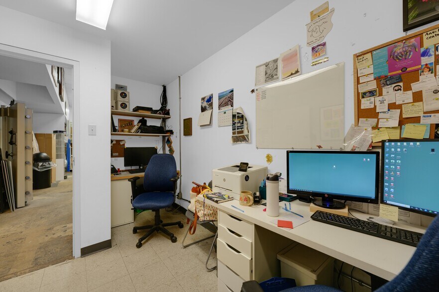 More Photos Of 953 Brunette Ave, Coquitlam General Retail For Sale