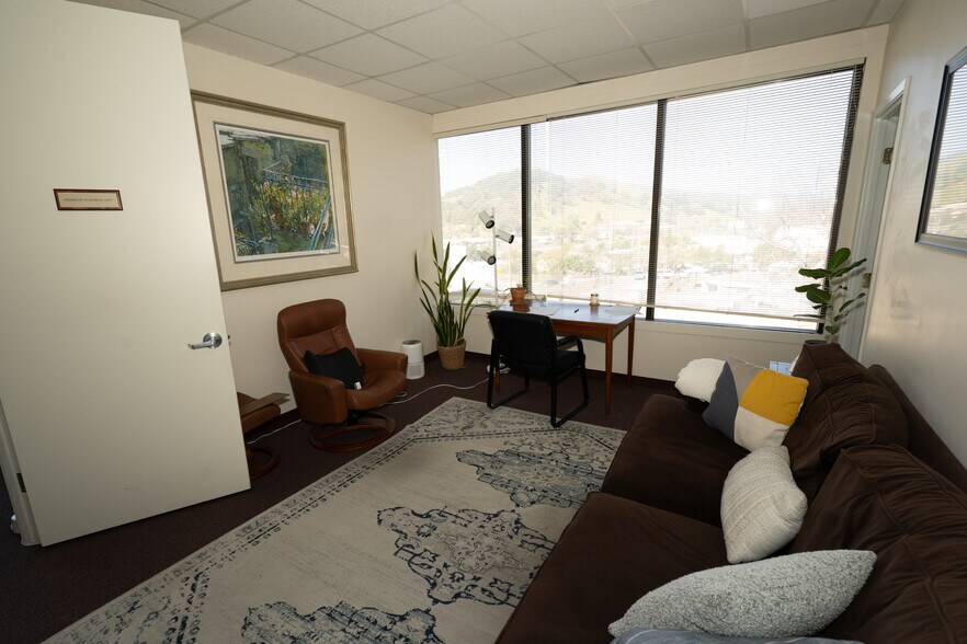 More Photos Of 24 Professional Center Pky, San Rafael Medical For Sale