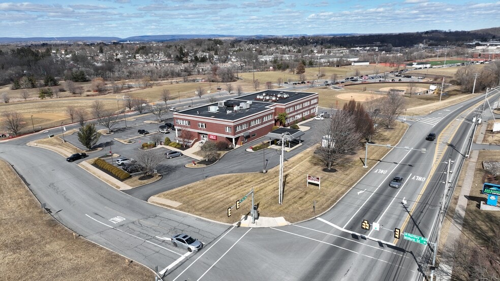 More Photos Of 2925 William Penn Hwy, Easton Office For Lease