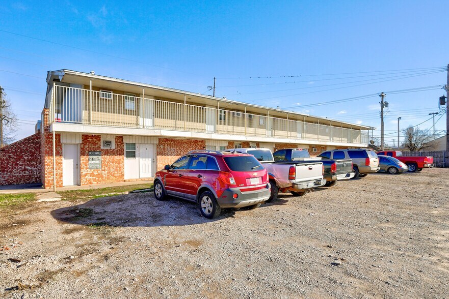 More Photos Of 2108 SW 51st St, Oklahoma City Apartments For Sale