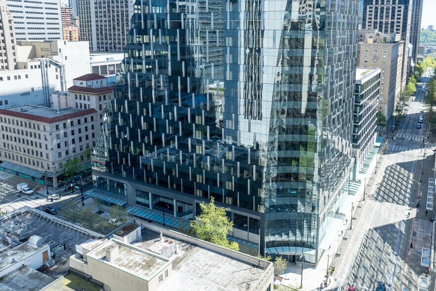 More Photos Of 401 Union St, Seattle Office For Lease