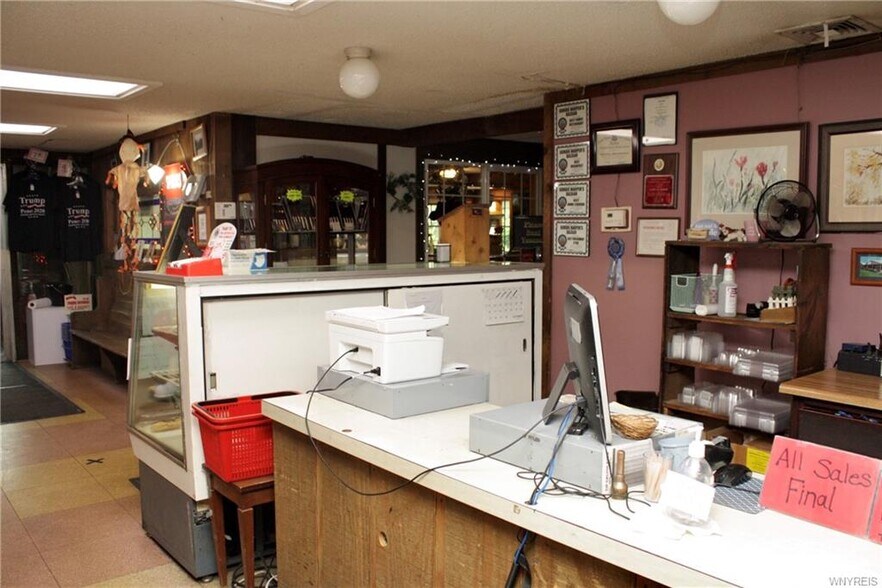 More Photos Of 3333 Lockport Olcott Rd, Newfane Restaurant For Sale