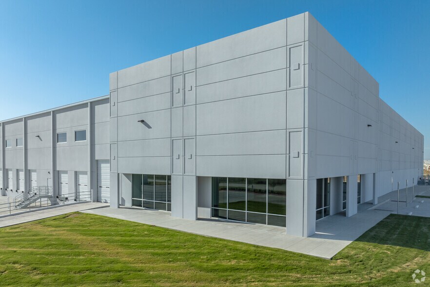 More Photos Of 5 Jamison Ct, Terrell Distribution For Lease