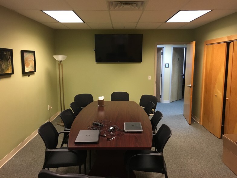 More Photos Of 195 Russell St, Hadley Medical For Lease