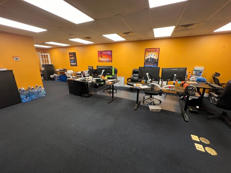 More Photos Of 5208 St Paul St, Tampa Industrial For Sale