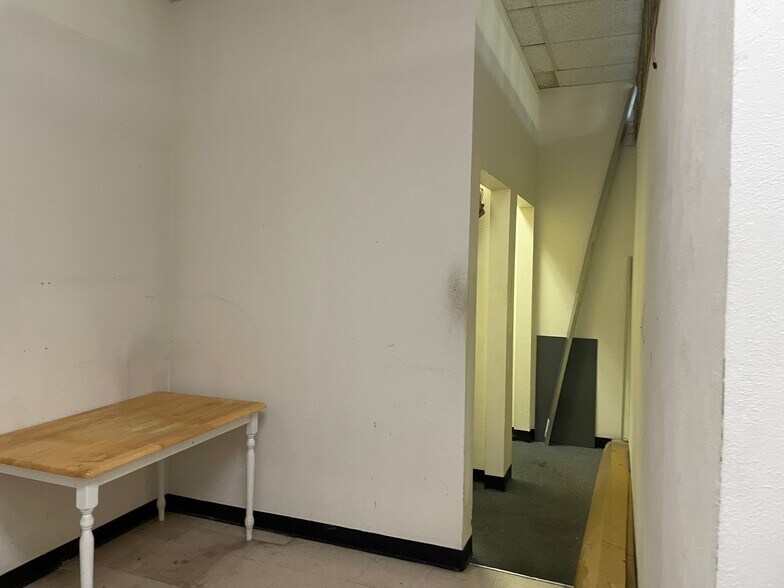 More Photos Of 2200 S Monaco Pky, Denver Unknown For Lease