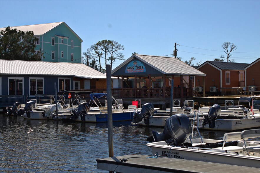 More Photos Of 7022 SW 358 Hwy, Steinhatchee Marina For Sale