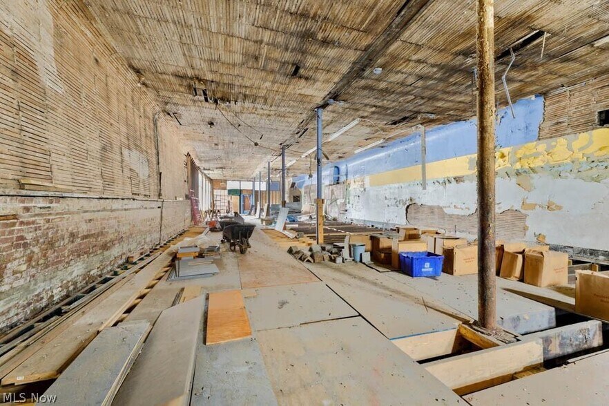 More Photos Of 317 E Main St, Alliance General Retail For Sale