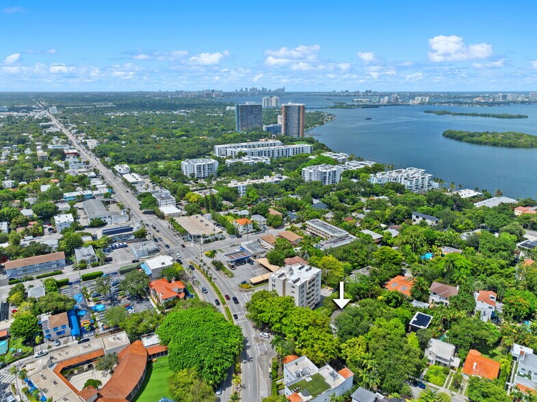 More Photos Of 5981 NE 6th Ave, Miami Office For Sale