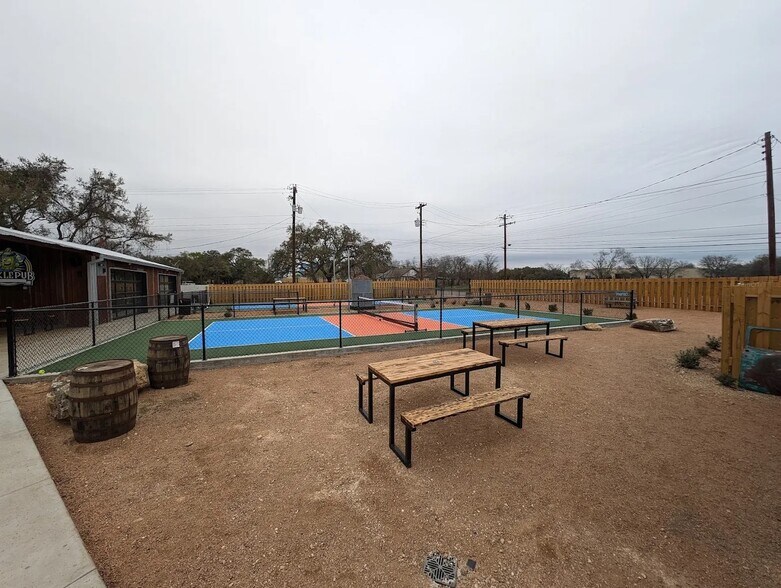 More Photos Of 10630 Menchaca Rd, Austin General Retail For Lease