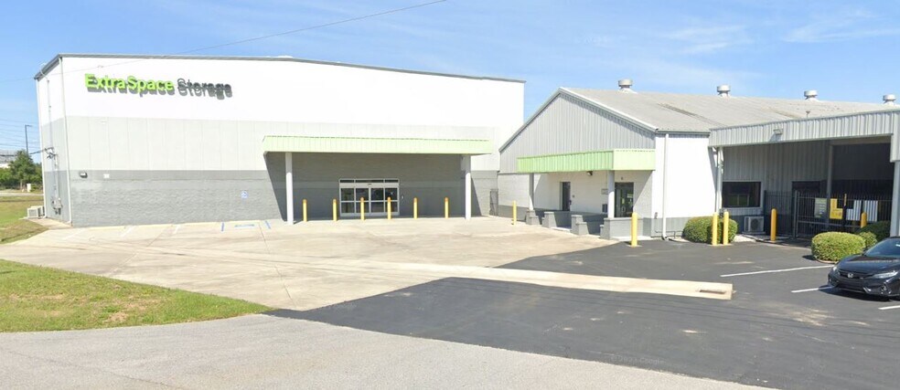 More Photos Of 15 McClure Dr, Gulf Breeze Self Storage For Lease