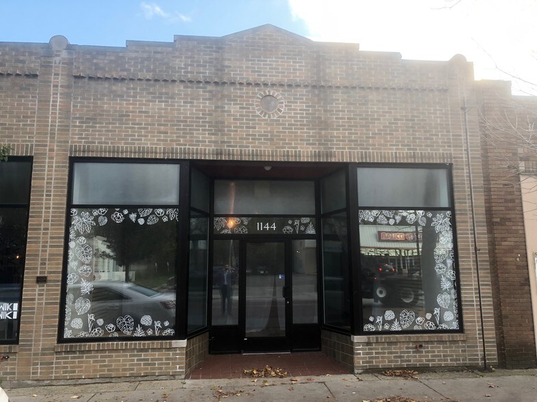 Primary Photo Of 1144 Wealthy St SE, Grand Rapids Storefront For Lease