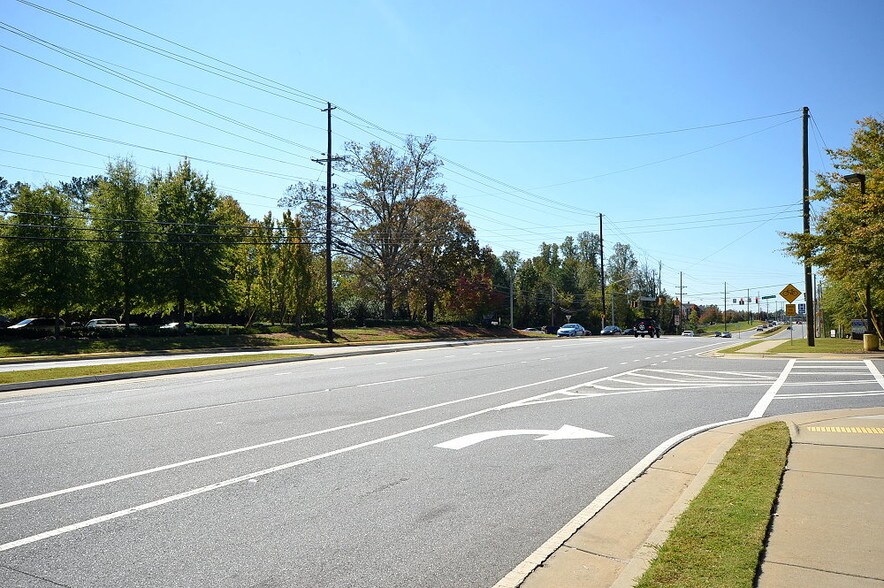 More Photos Of 11877 Douglas Rd, Alpharetta Unknown For Lease