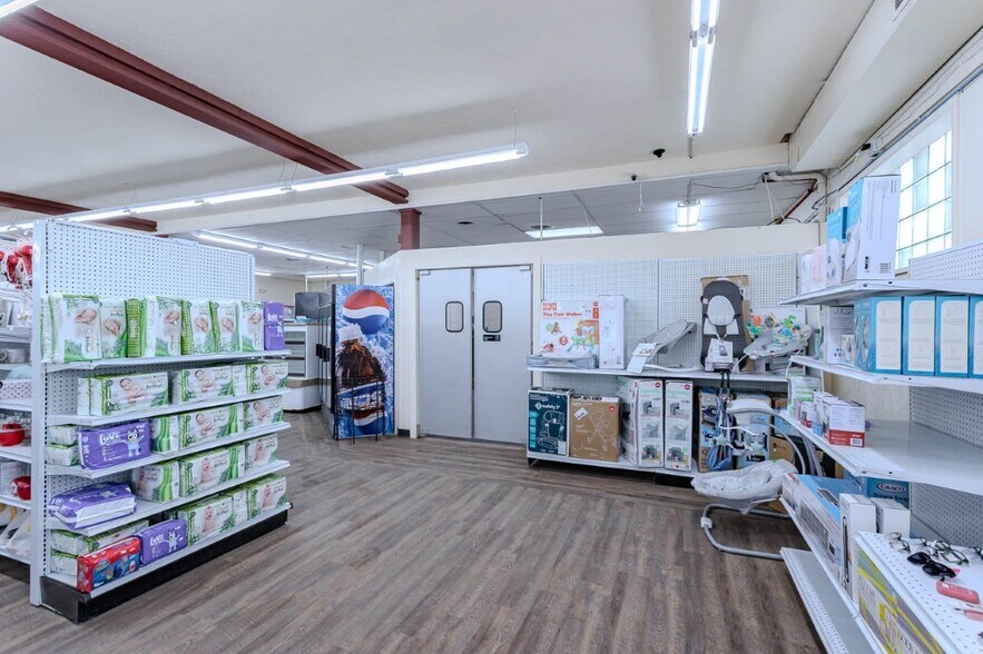 More Photos Of 234 Cedar St, Tigerton Supermarket For Sale
