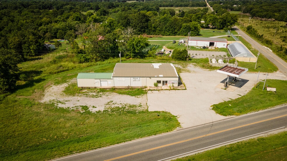 Primary Photo Of 7015 Highway 82, Tahlequah Convenience Store For Sale