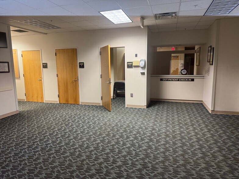 More Photos Of Hospital Adaptive Redevelopment Focus - Workforce & USC Student Housing, Union Flex For Sale