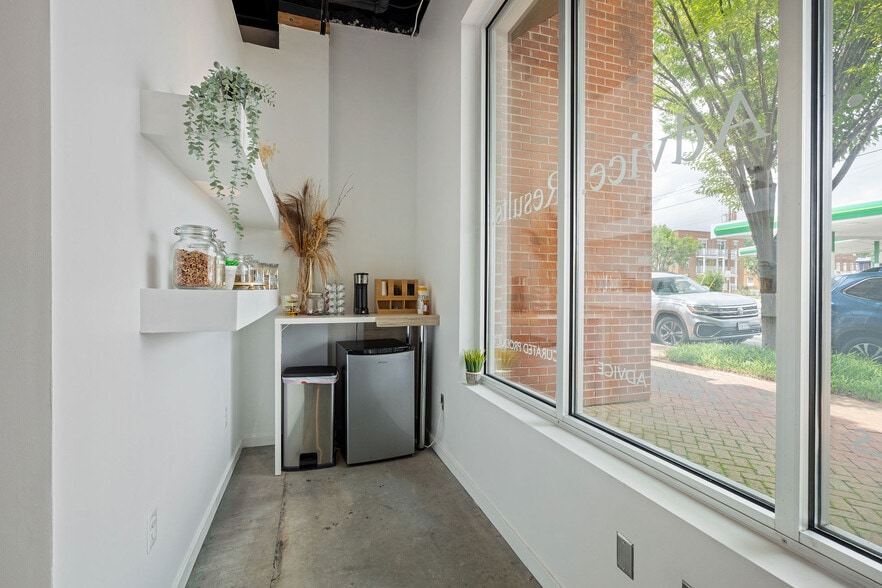 More Photos Of 1919-1921 W Cary St, Richmond Storefront Retail Residential For Sale